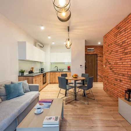 Marvels Place With Parking And Ac คราคูฟ ภายนอก รูปภาพ